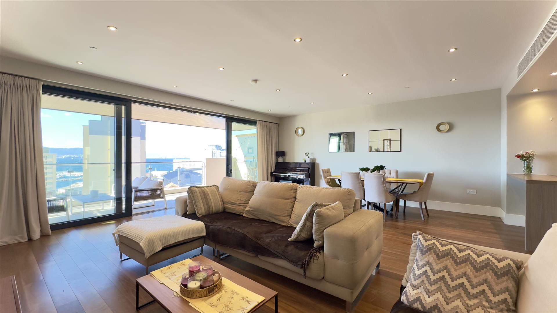 Image of Apartment - 4 Bedrooms - 3 Bathrooms for Rental in Midtown-Gibraltar, Image 3